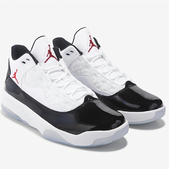 Jordan Other - Air Jordan Max Aura 2 White / Black Men's Sneakers Size 9.5 (EUC)